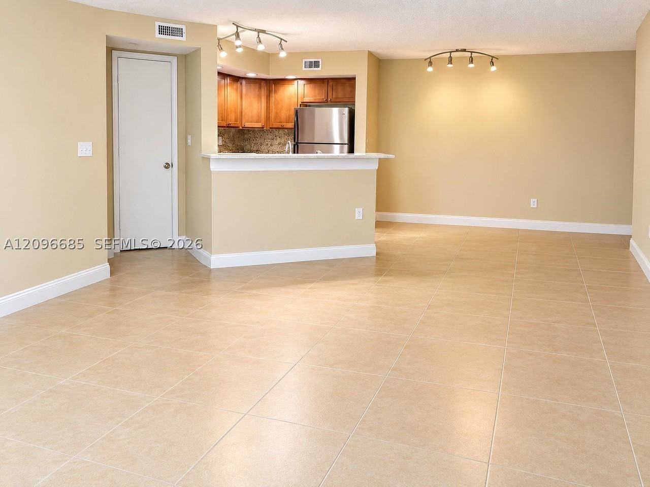 12400 Vista Isles Dr #1416 - Photo 2 of 22
