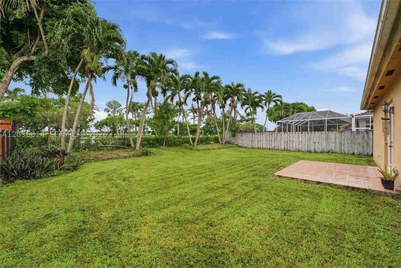 1420 Se 23rd Dr - Photo 7 of 26