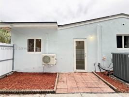 featured image of 840 N 70th Way #0