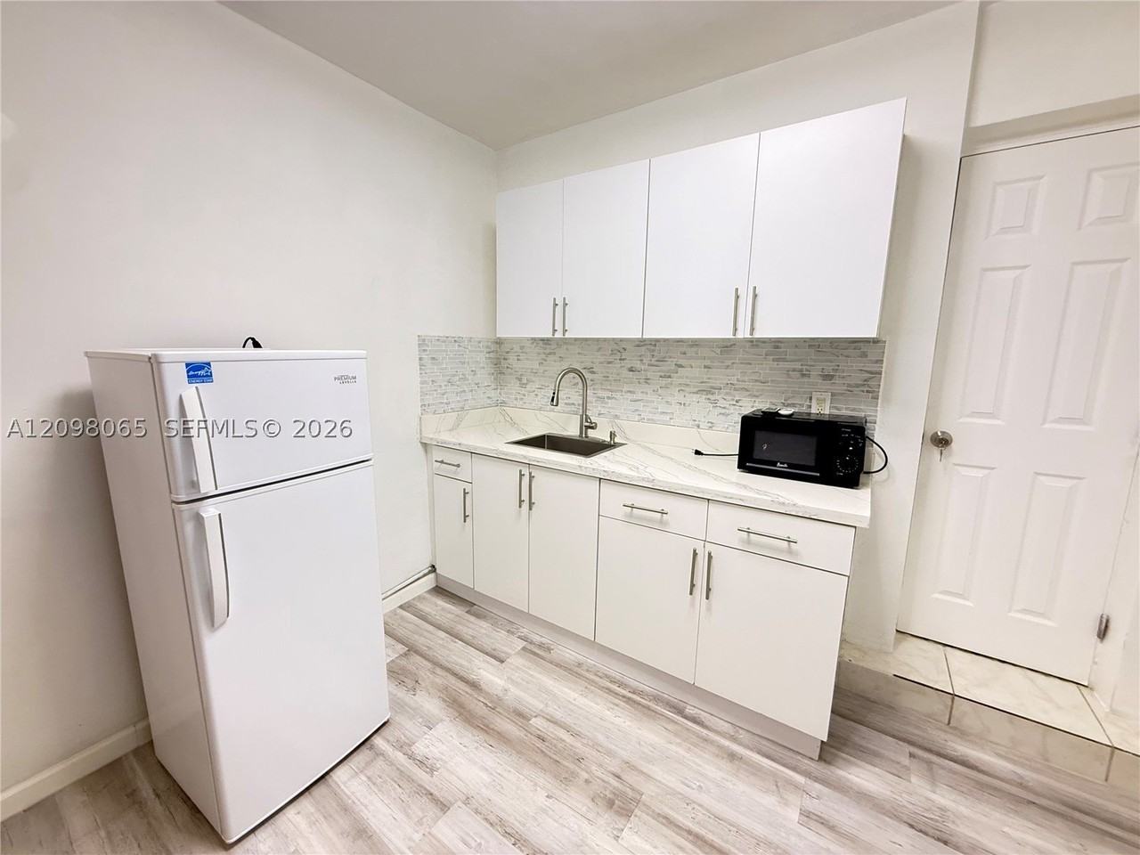 840 N 70th Way #0 - Photo 5 of 9