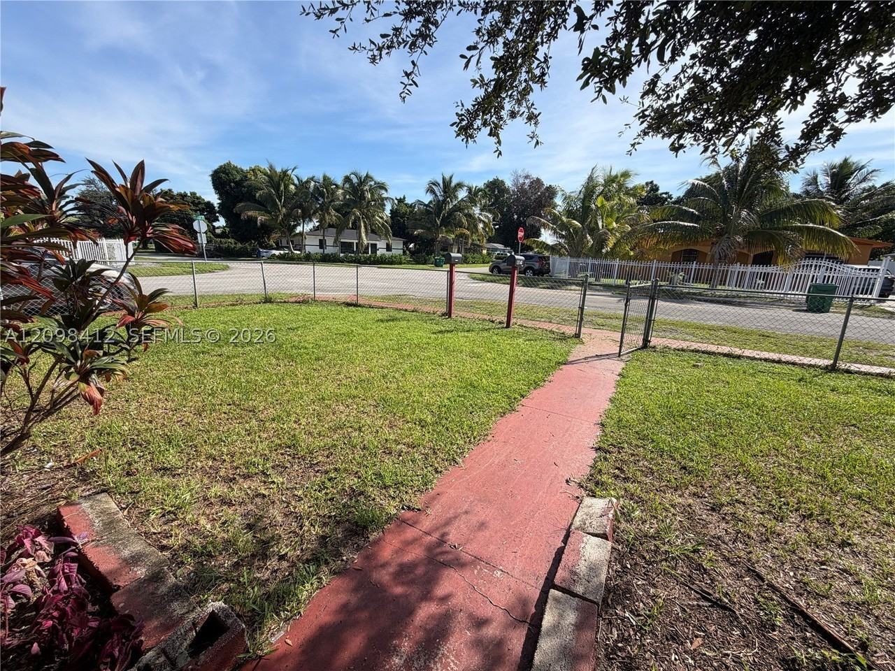 13140 Nw 18th Ave - Photo 6 of 25