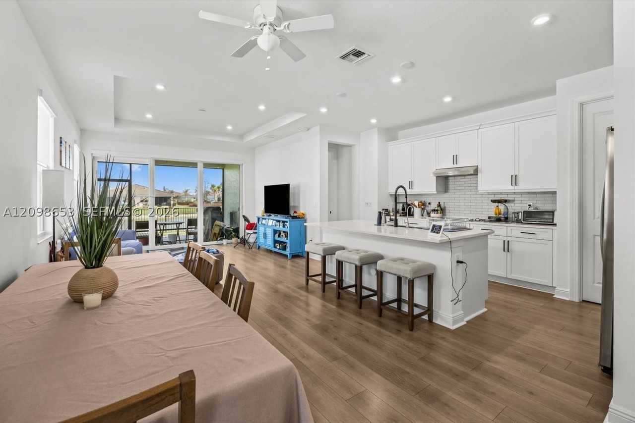 27033 Sw Viterbo Way - Photo 7 of 30