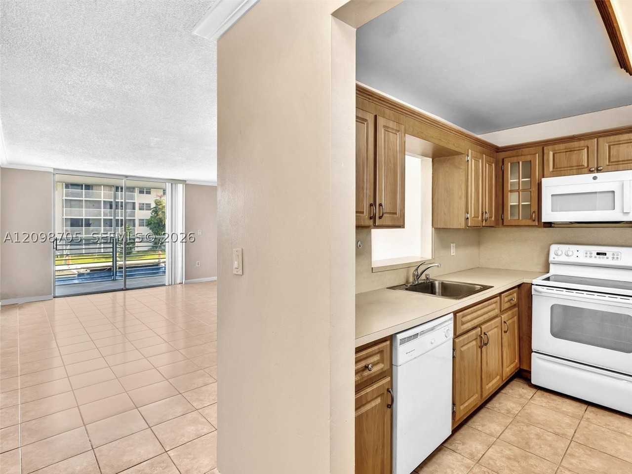 3600 Ne 170th St #203 - Photo 4 of 50