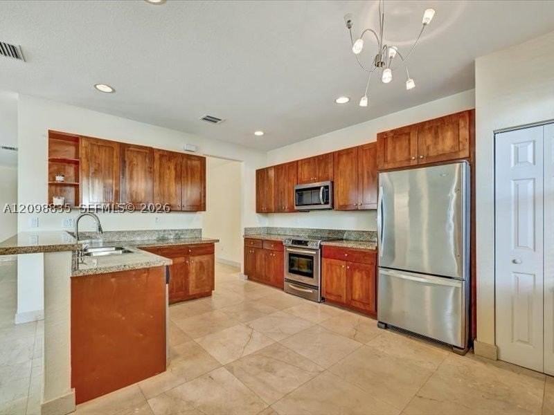 7490 Nw 115th Ct - Photo 4 of 36