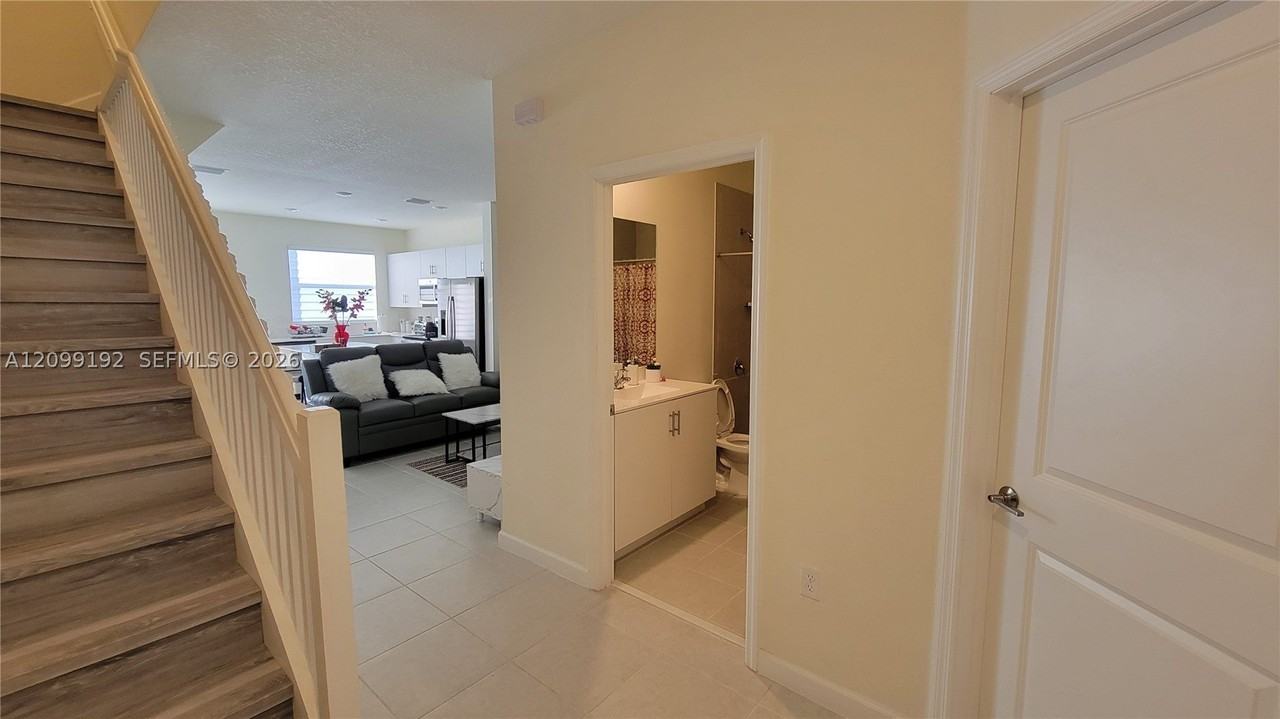 11418 W 34th Ct - Photo 6 of 36