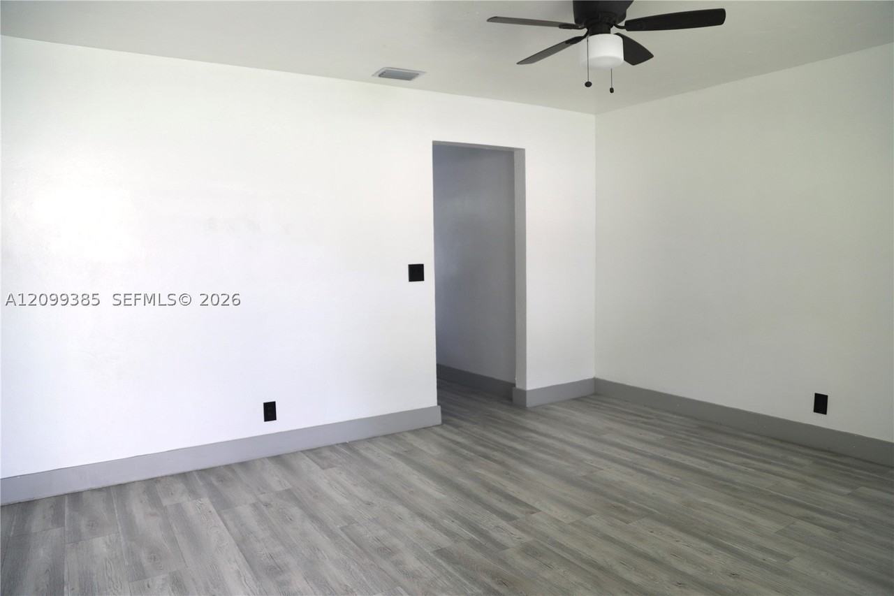 410 Sw 9th Ave #1E - Photo 7 of 7