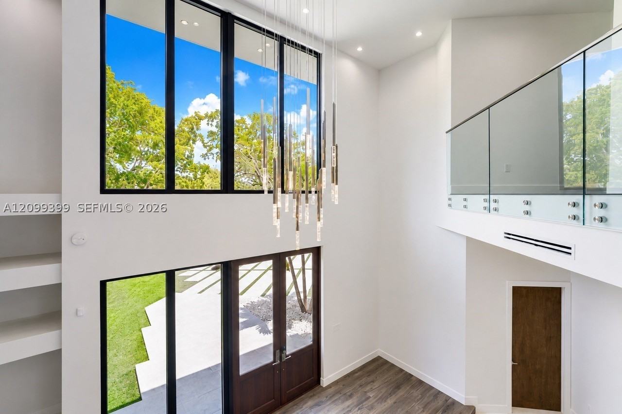 56 Samana Dr - Photo 4 of 24