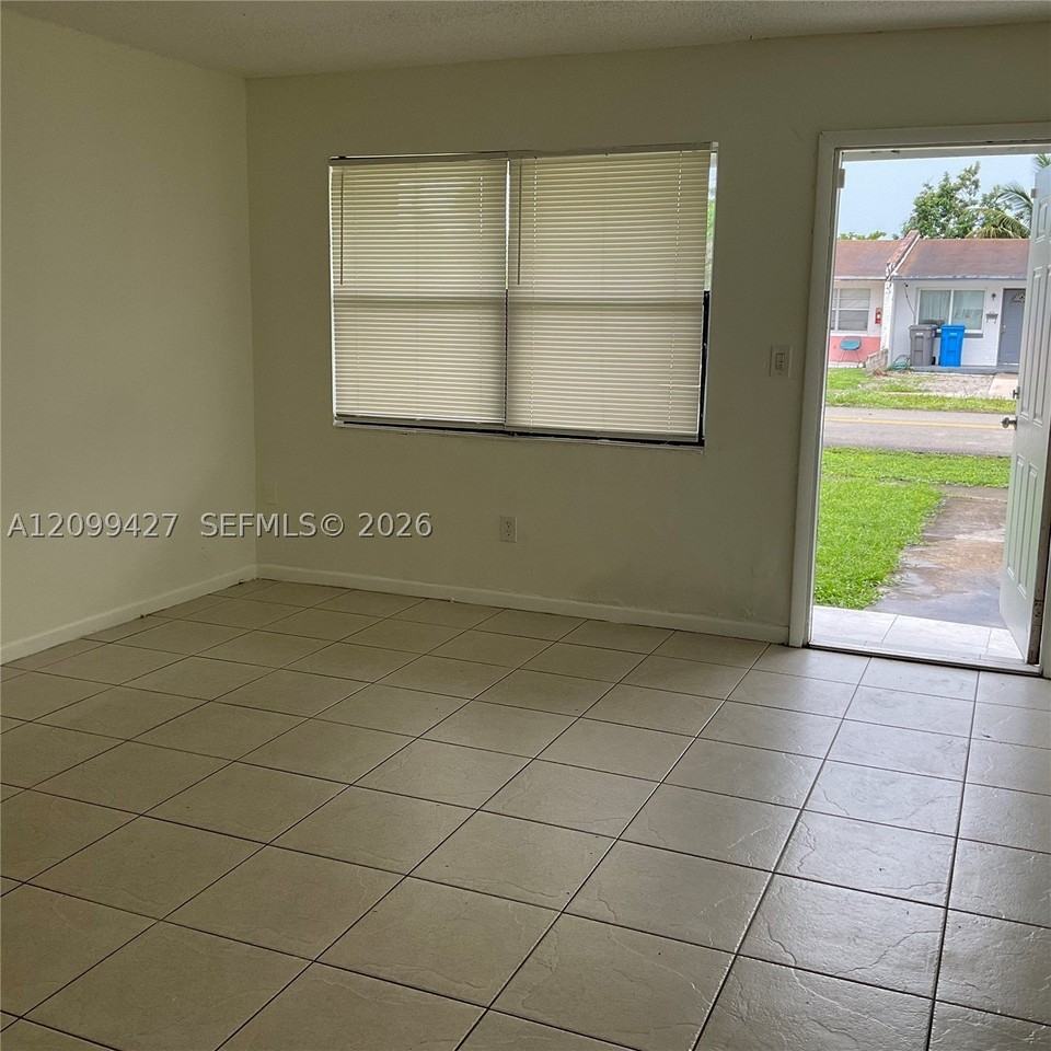 5411 Sw 37th St - Photo 2 of 5