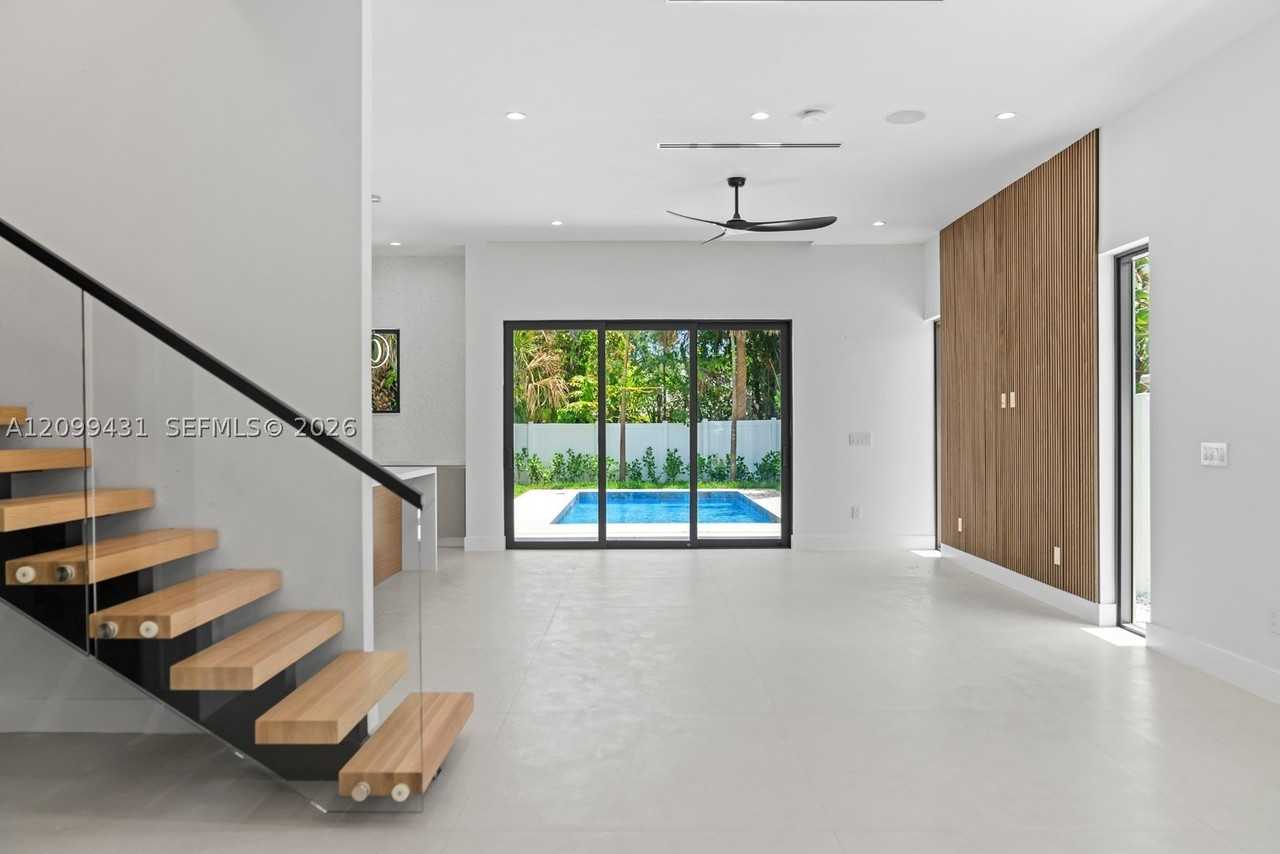 1320 Ne 16th Ave #A - Photo 6 of 30