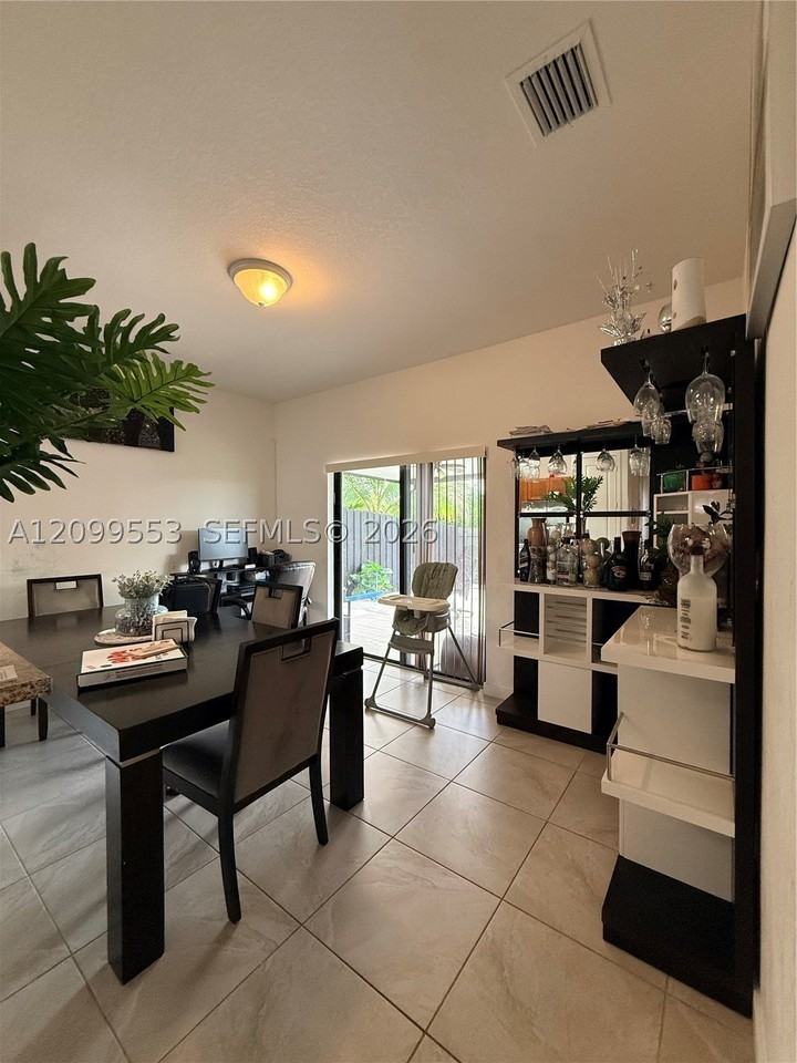 29904 Sw 157th Pl #0 - Photo 4 of 15
