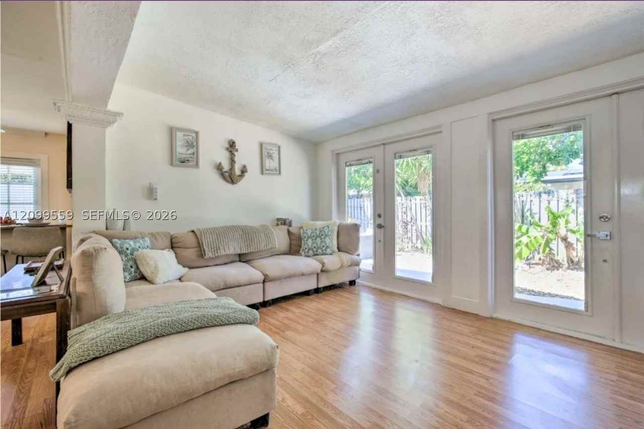 1909 Ne 26th Dr #1909 - Photo 6 of 19