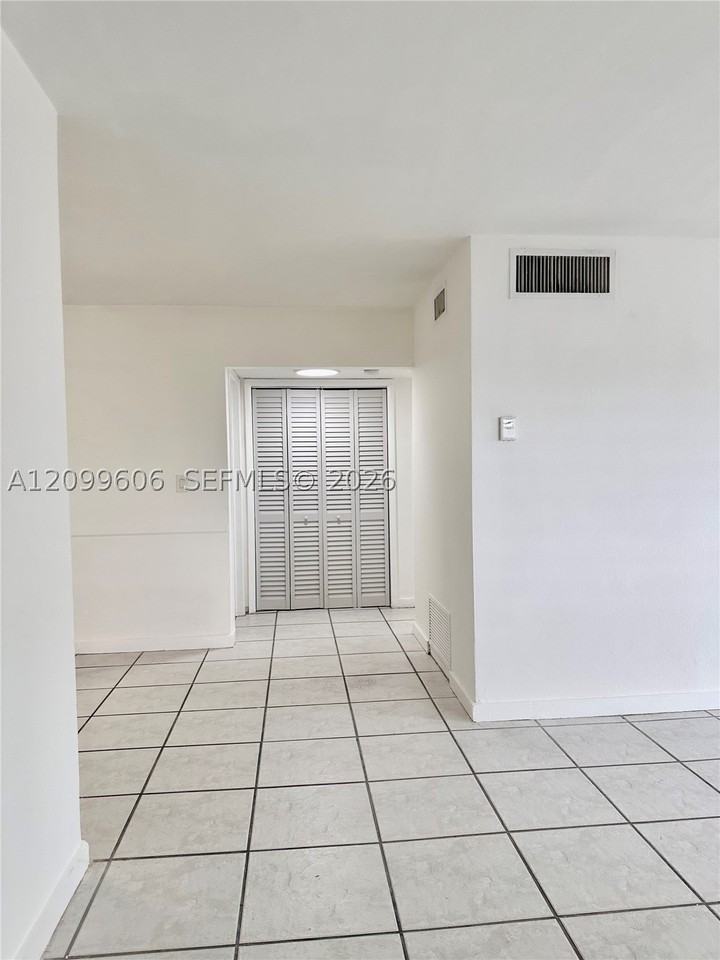 950 Biarritz Dr #4 - Photo 2 of 10