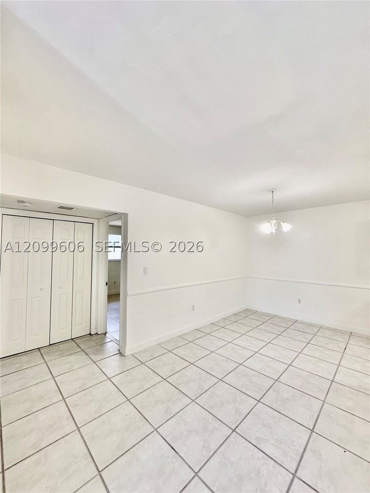 950 Biarritz Dr #4 - Photo 4 of 10