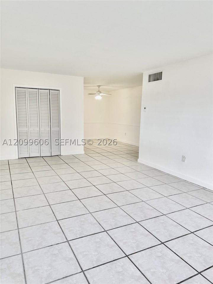 950 Biarritz Dr #4 - Photo 6 of 10