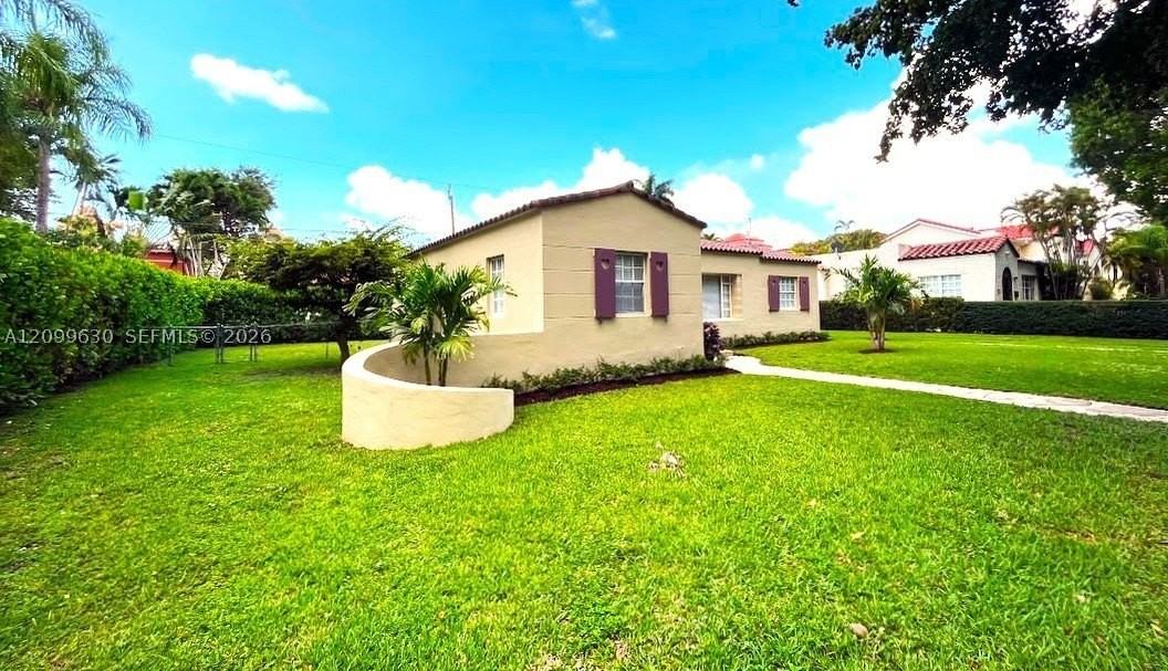 628 Alcazar Ave - Photo 2 of 34