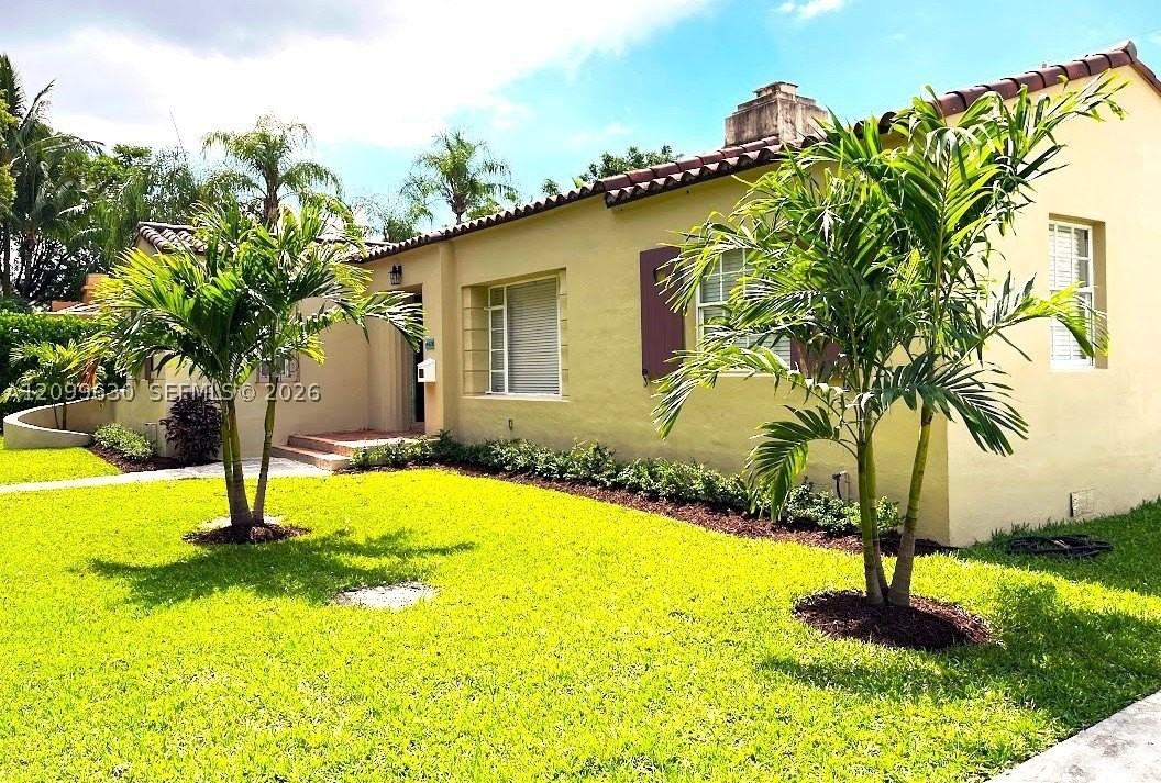 628 Alcazar Ave - Photo 5 of 34