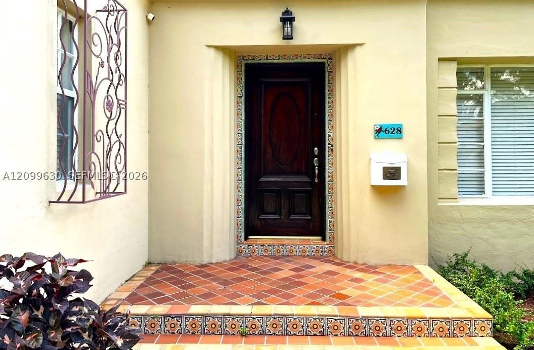628 Alcazar Ave - Photo 7 of 34