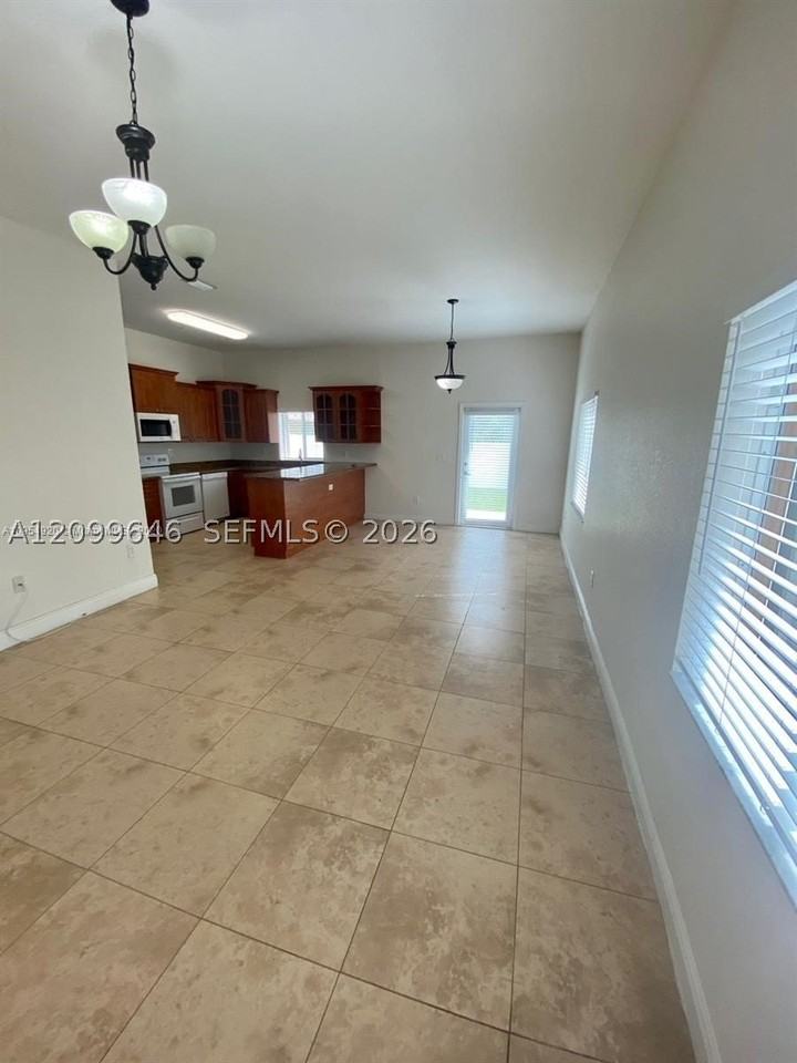 2485 W 5th Ct #B - Photo 5 of 17