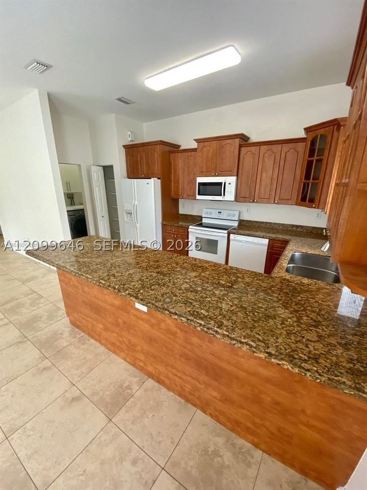 2485 W 5th Ct #B - Photo 6 of 17