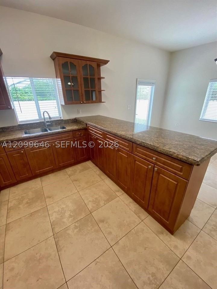 2485 W 5th Ct #B - Photo 7 of 17