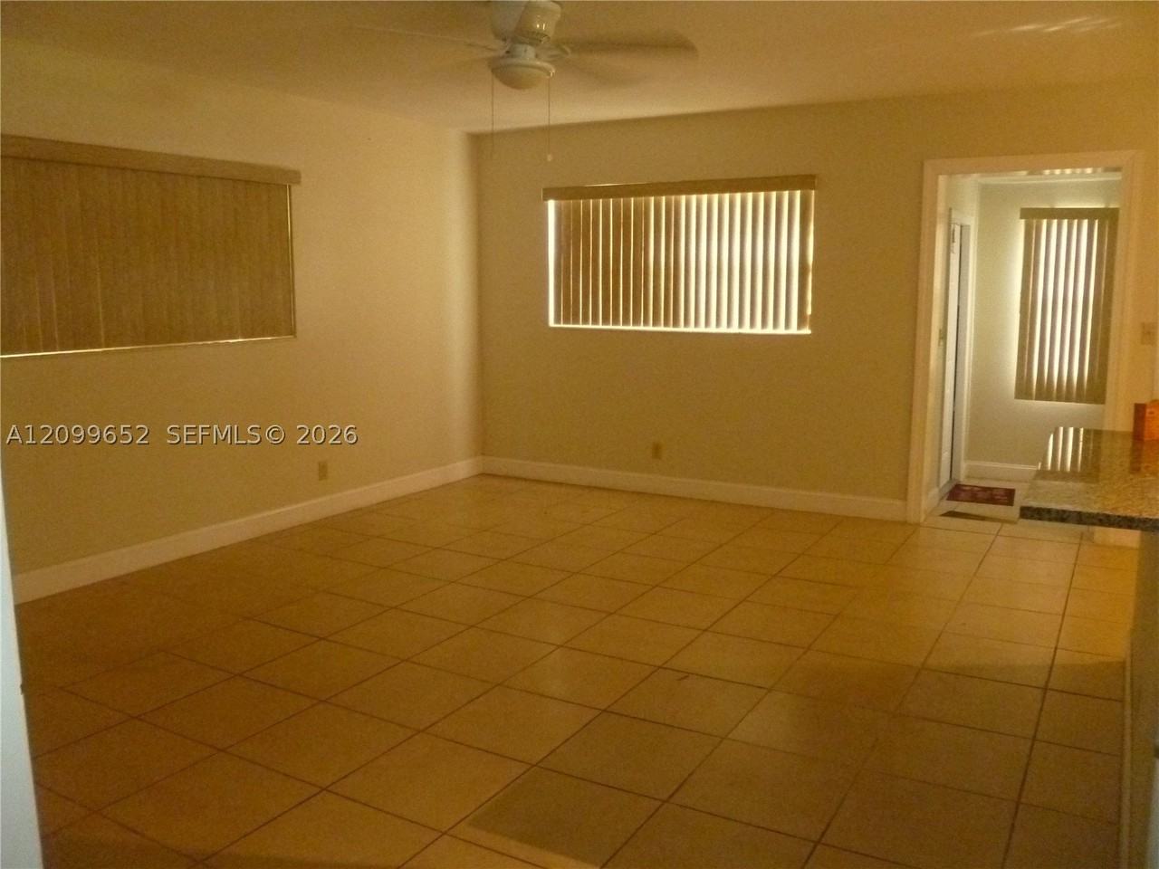 212 Nw 6th Ave - Photo 3 of 15