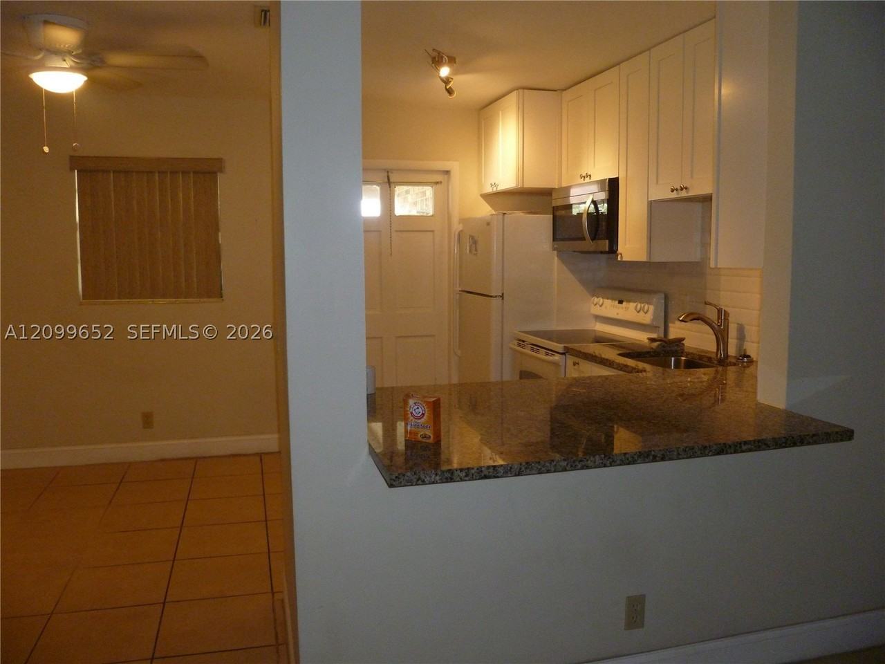 212 Nw 6th Ave - Photo 4 of 15