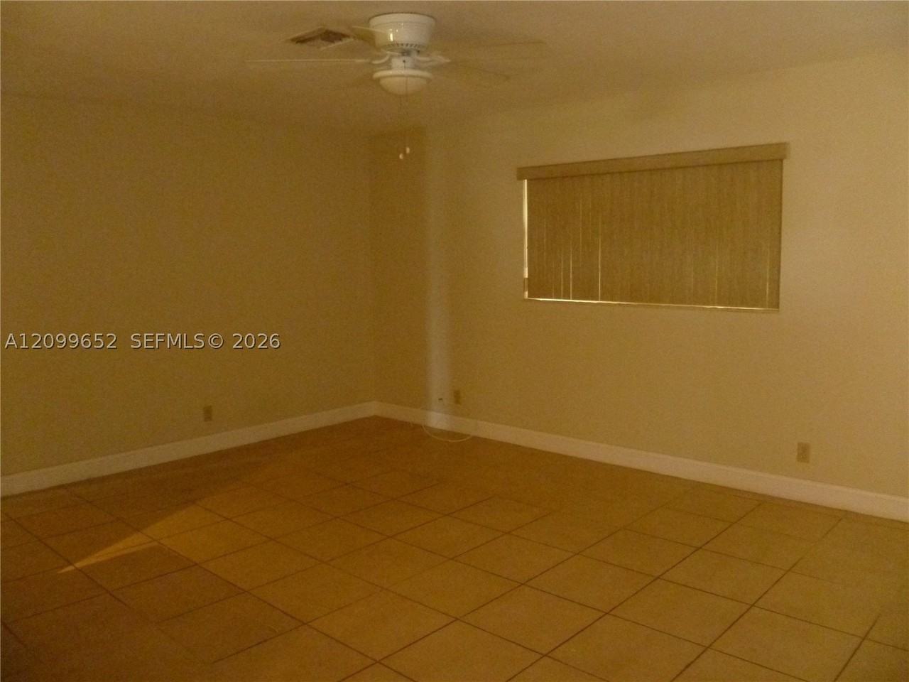 212 Nw 6th Ave - Photo 7 of 15
