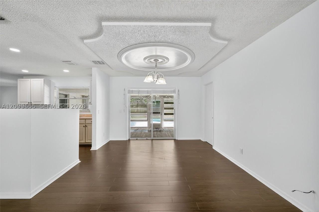 770 Se Hollahan Ave #770 - Photo 6 of 18