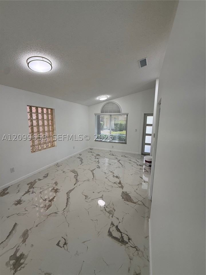 11025 Sw 152nd Ct - Photo 2 of 16