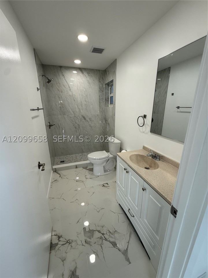11025 Sw 152nd Ct - Photo 5 of 16