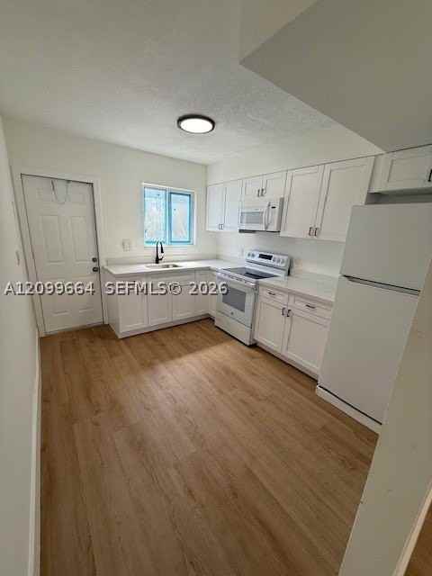 1123 N 17th Ct #1 - Photo 2 of 8