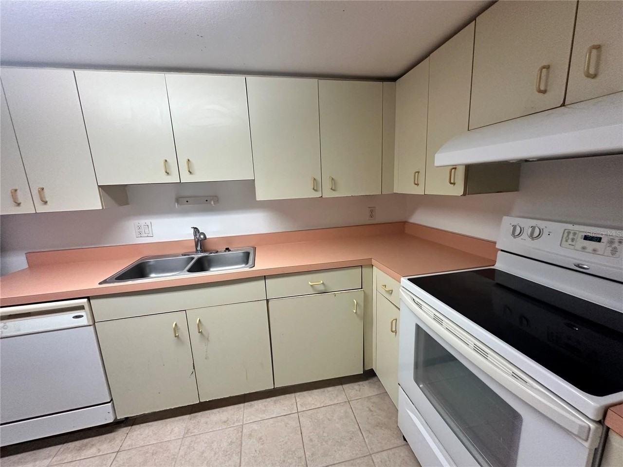 8124 Fairways Cir #R104 - Photo 3 of 10