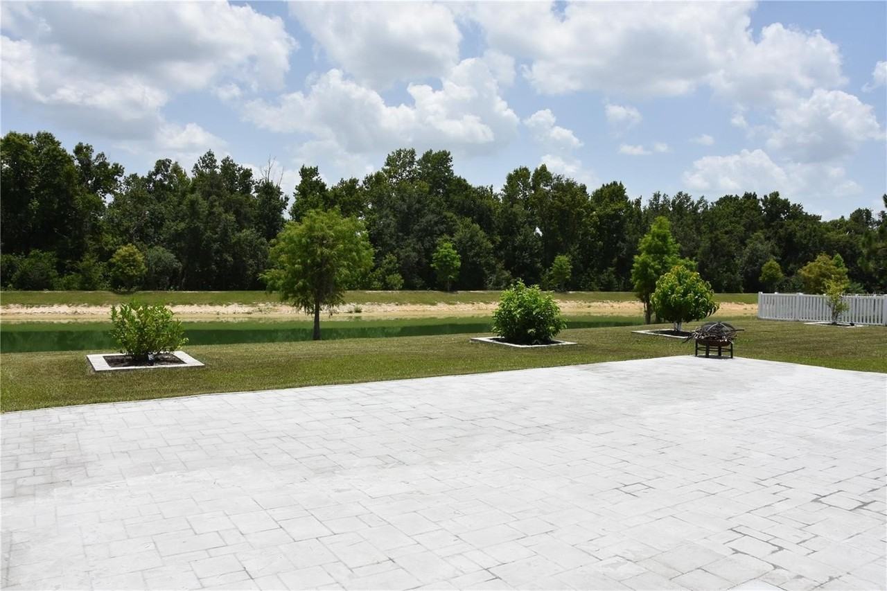 7060 Silverado Ranch Blvd - Photo 3 of 20