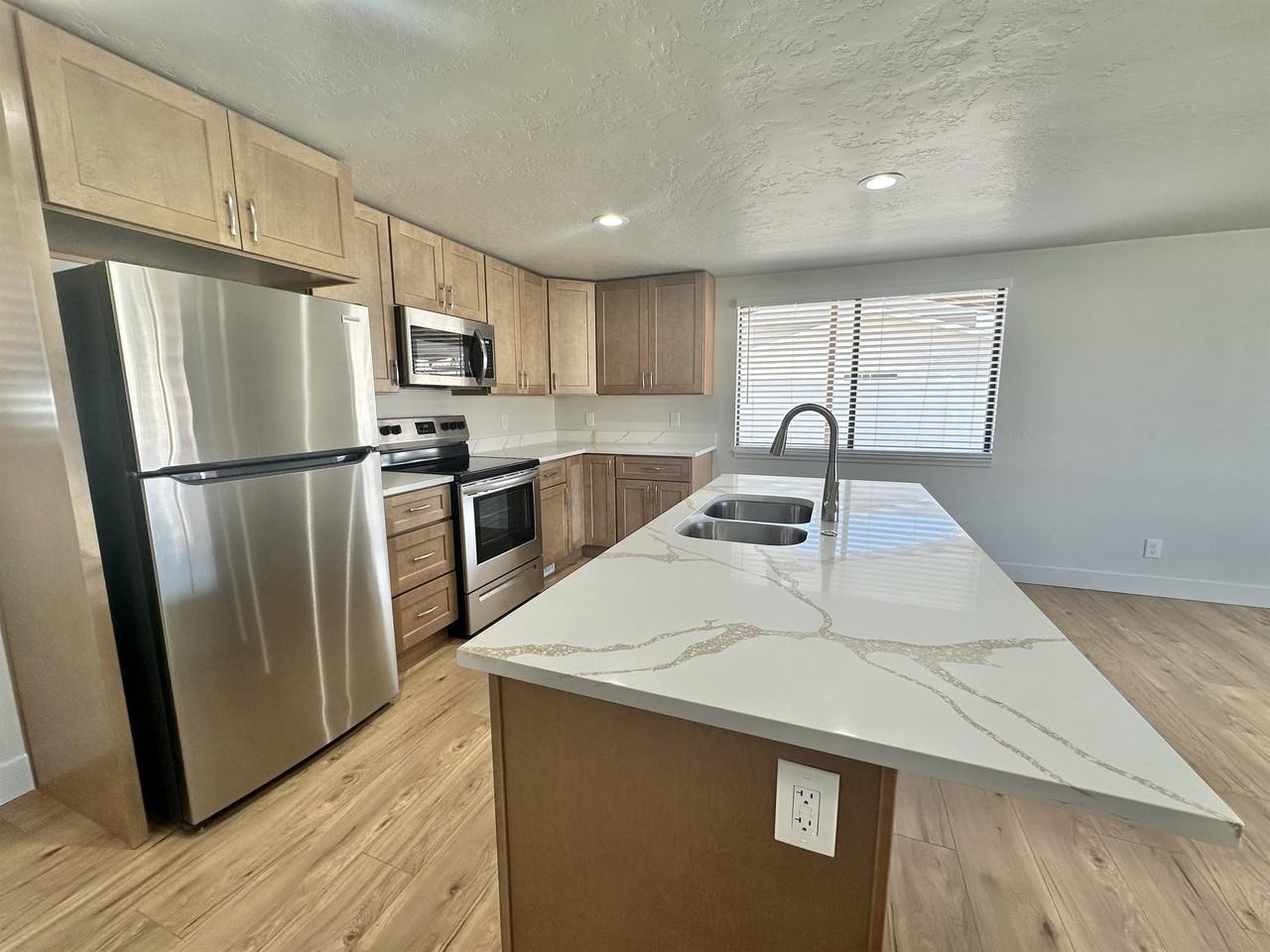 1869 W Bowling Ave #1 - Photo 7 of 20