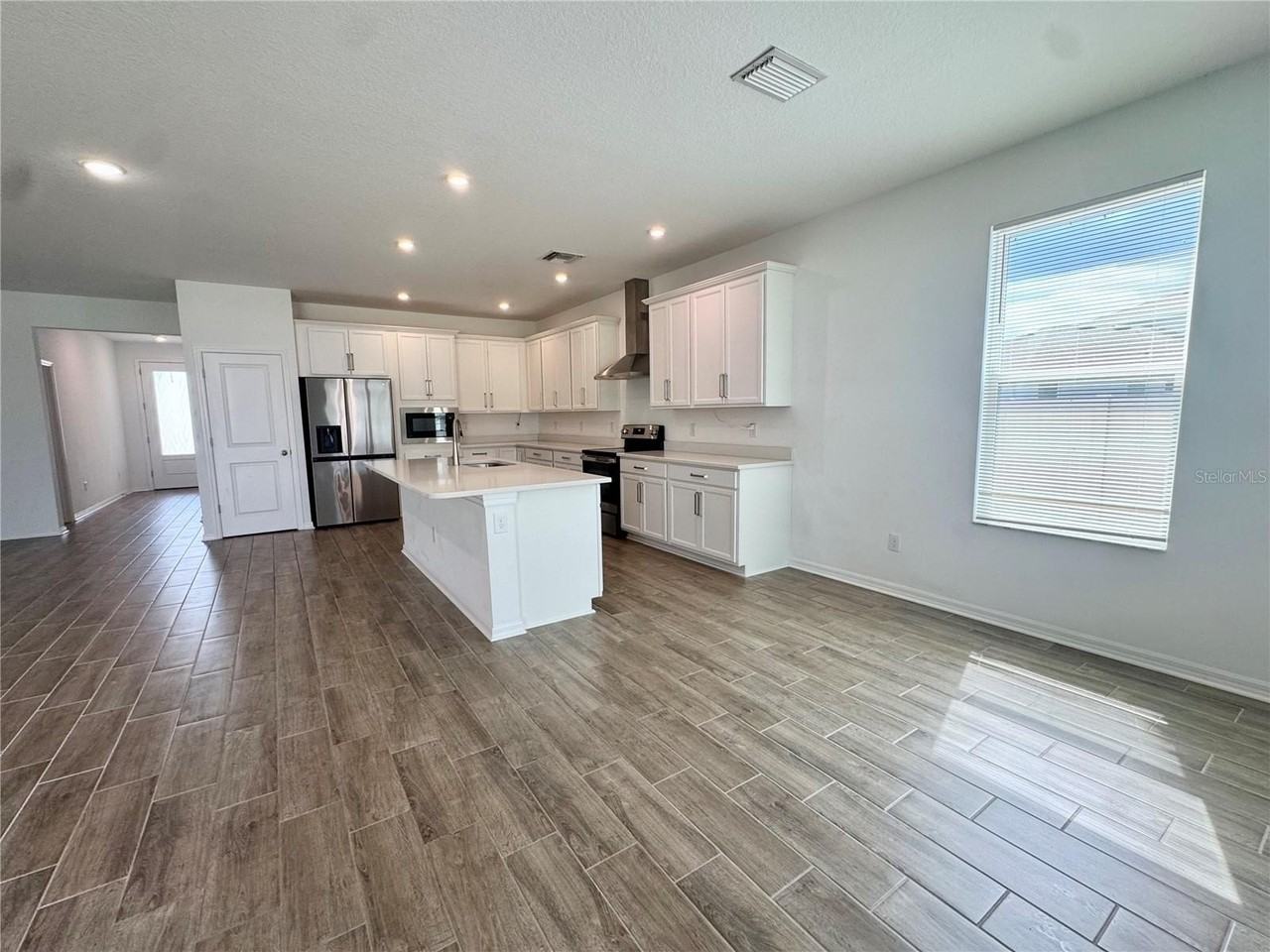 13403 Newport Shores Dr - Photo 5 of 47