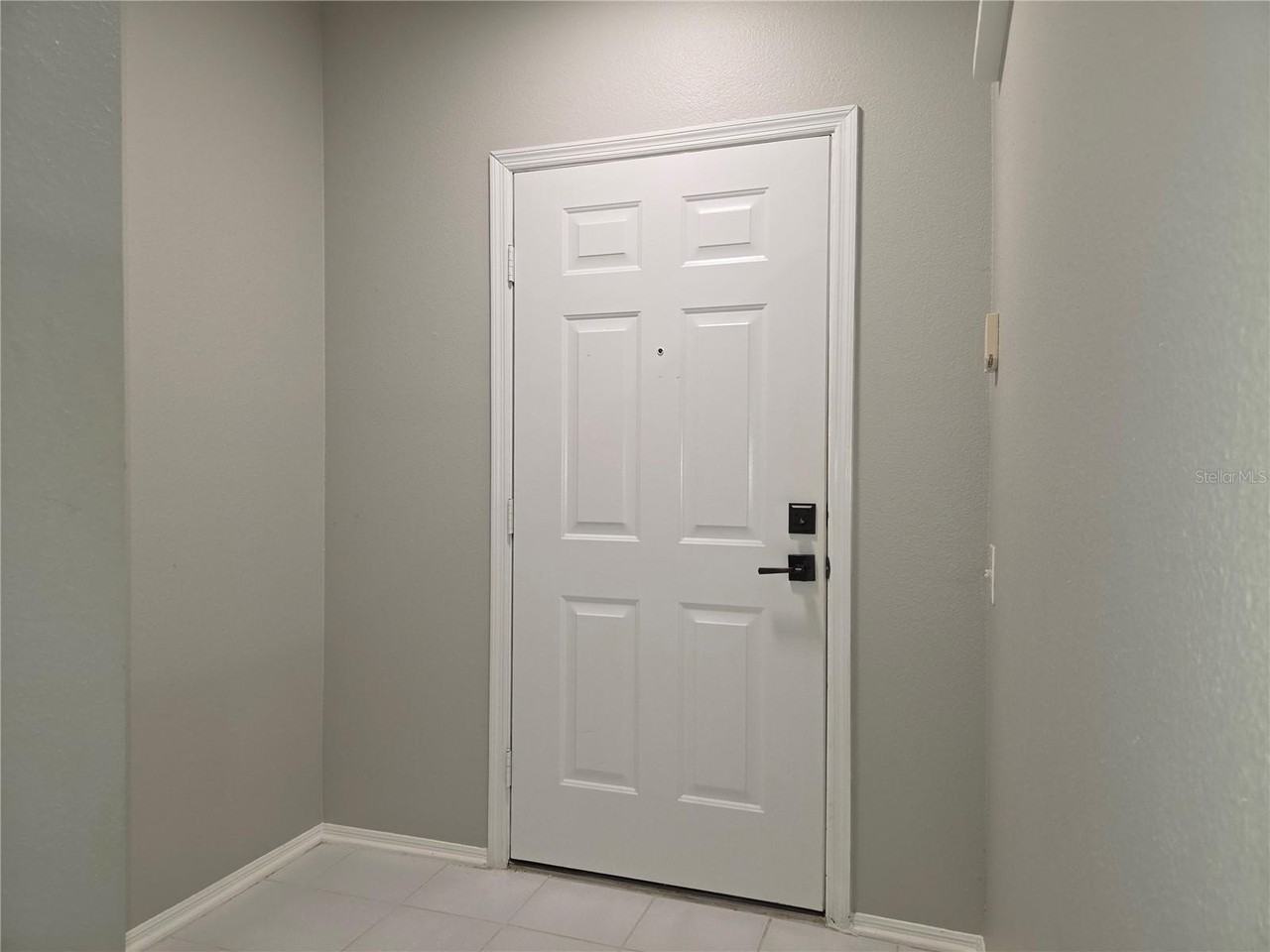 8664 Hunters Key Cir - Photo 2 of 25