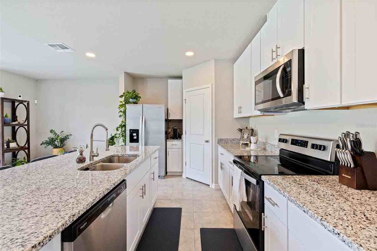 7117 Boggy Creek Pl - Photo 7 of 27