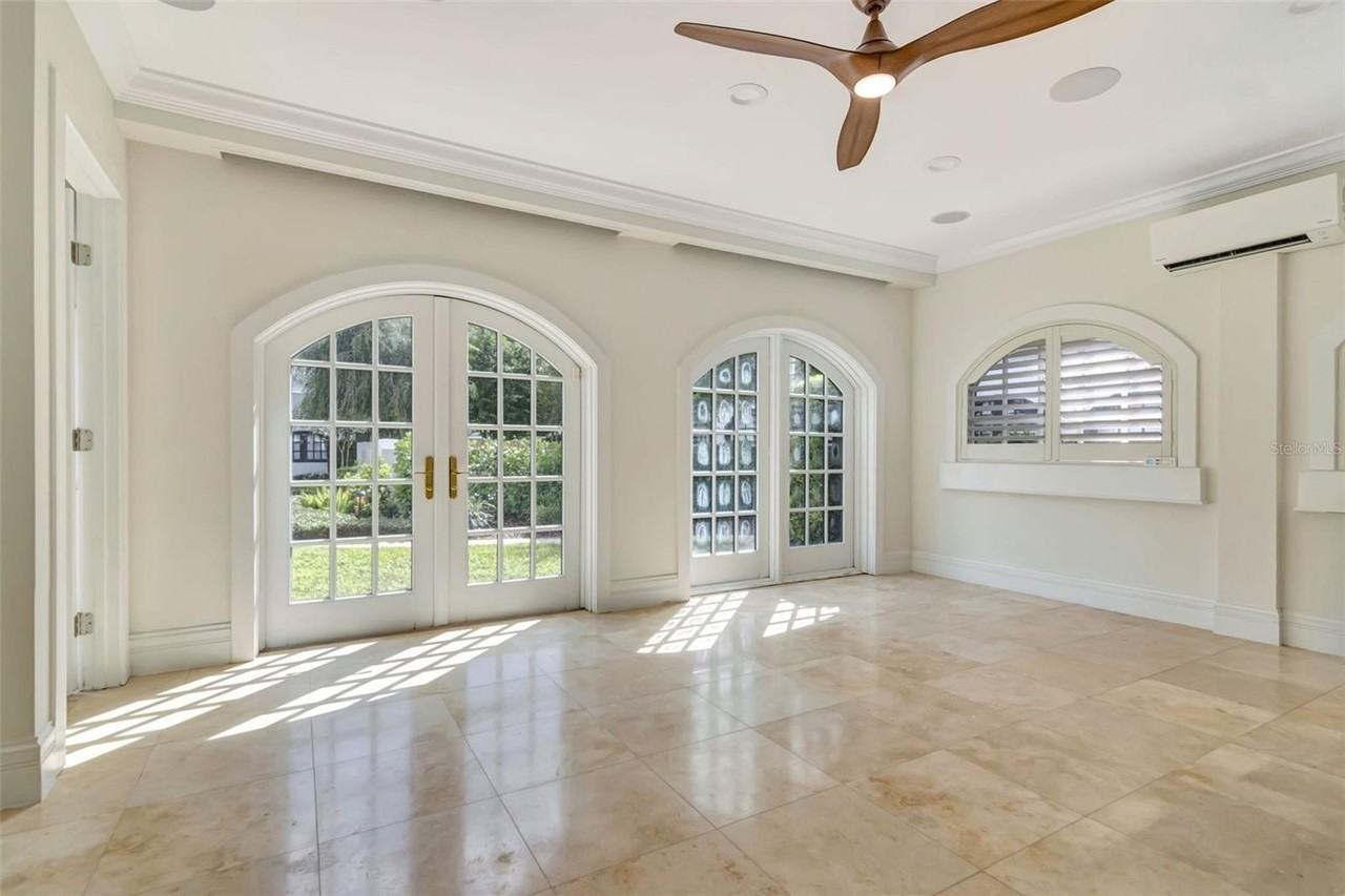 6212 Bayshore Blvd #G - Photo 5 of 40