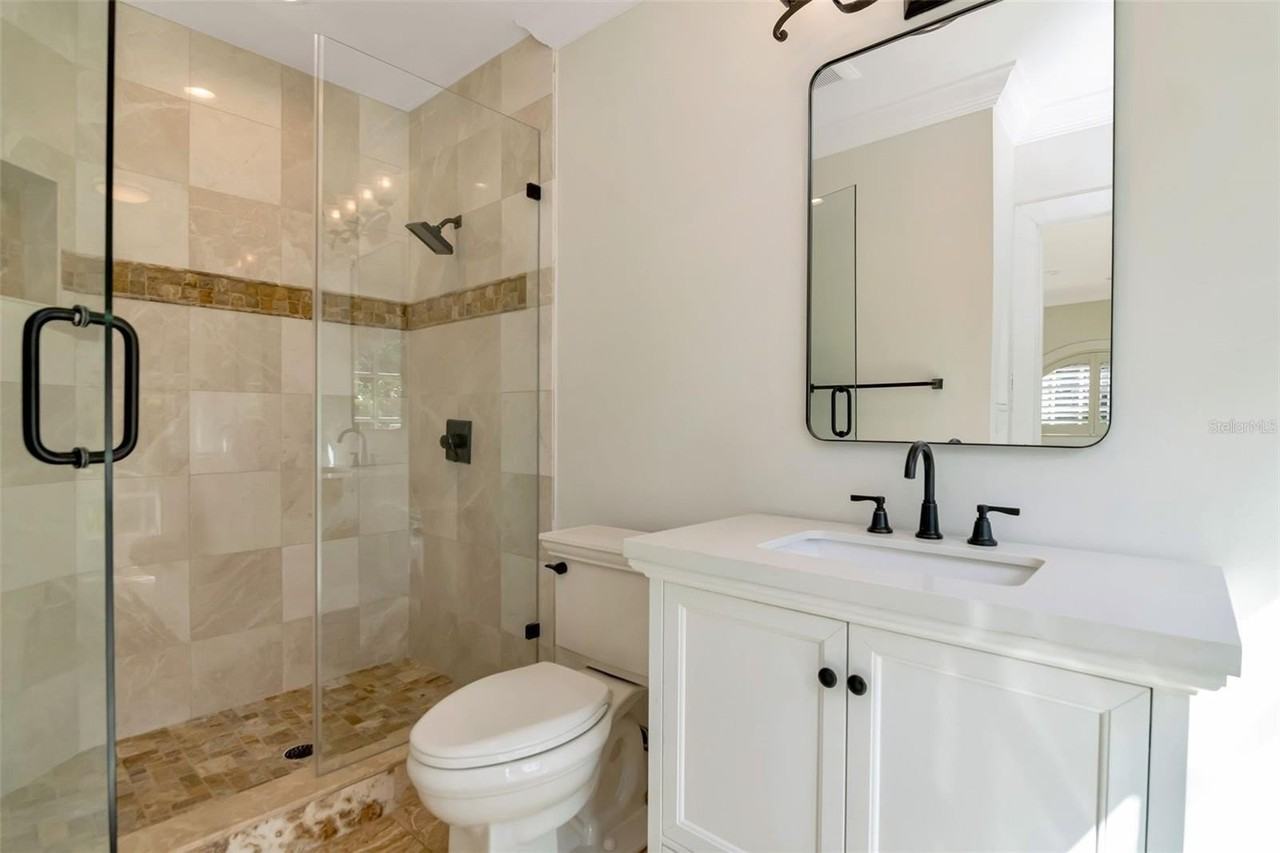 6212 Bayshore Blvd #G - Photo 6 of 40
