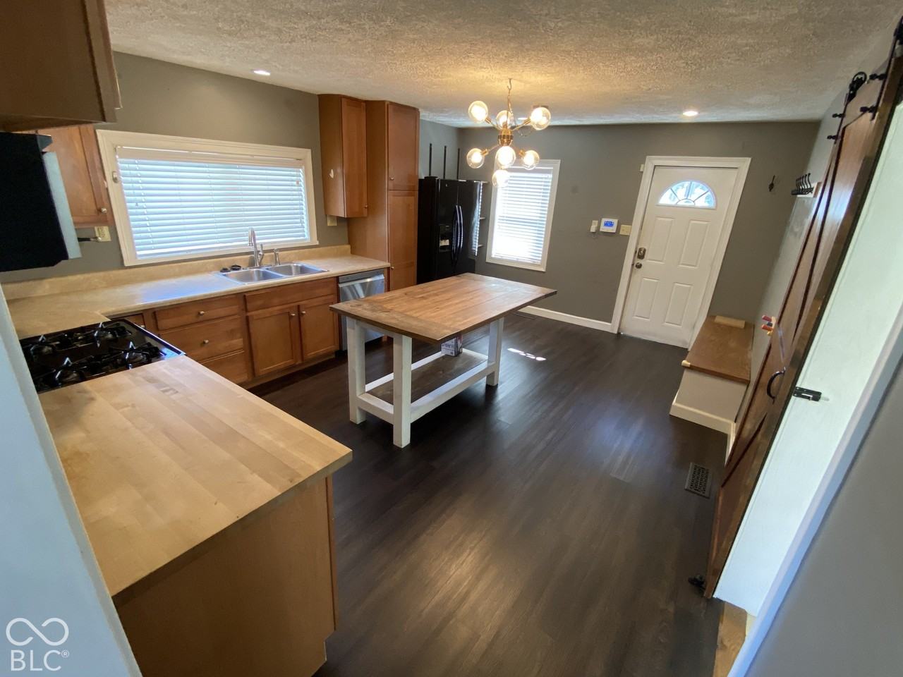 1493 Cherry St - Photo 5 of 18