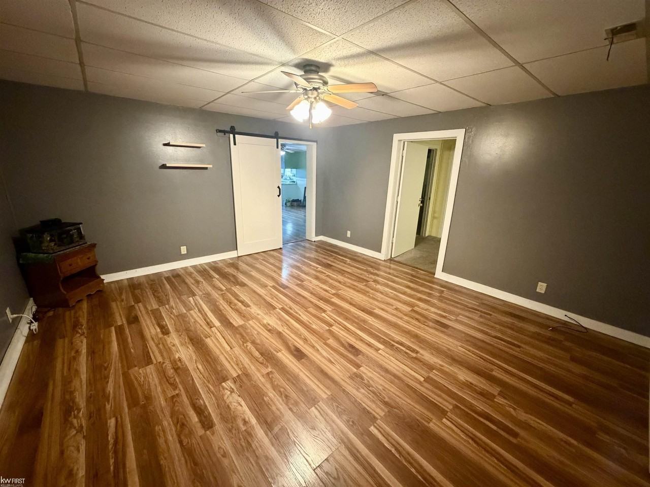 921 E Mount Morris St - Photo 5 of 7