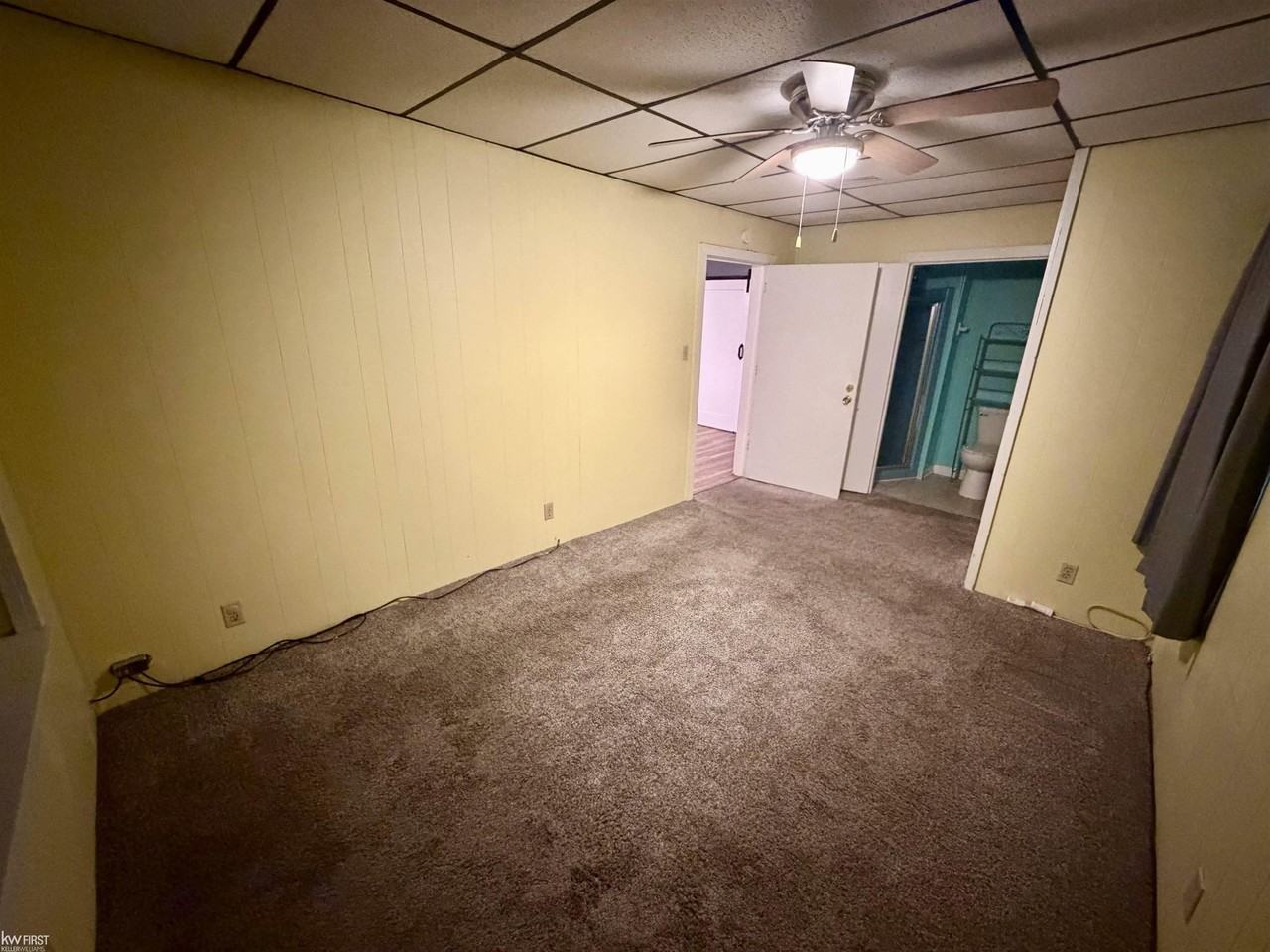 921 E Mount Morris St - Photo 6 of 7