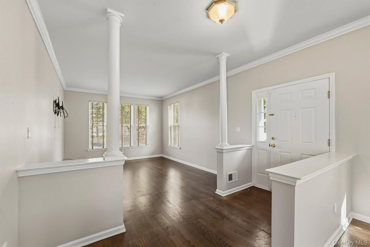 24 Ford Ct - Photo 4 of 27