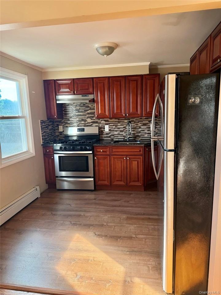 92 S Fulton St - Photo 2 of 12