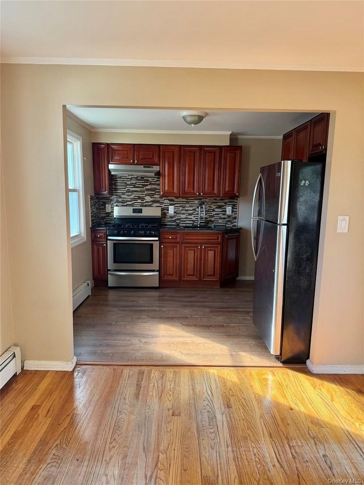 92 S Fulton St - Photo 3 of 12