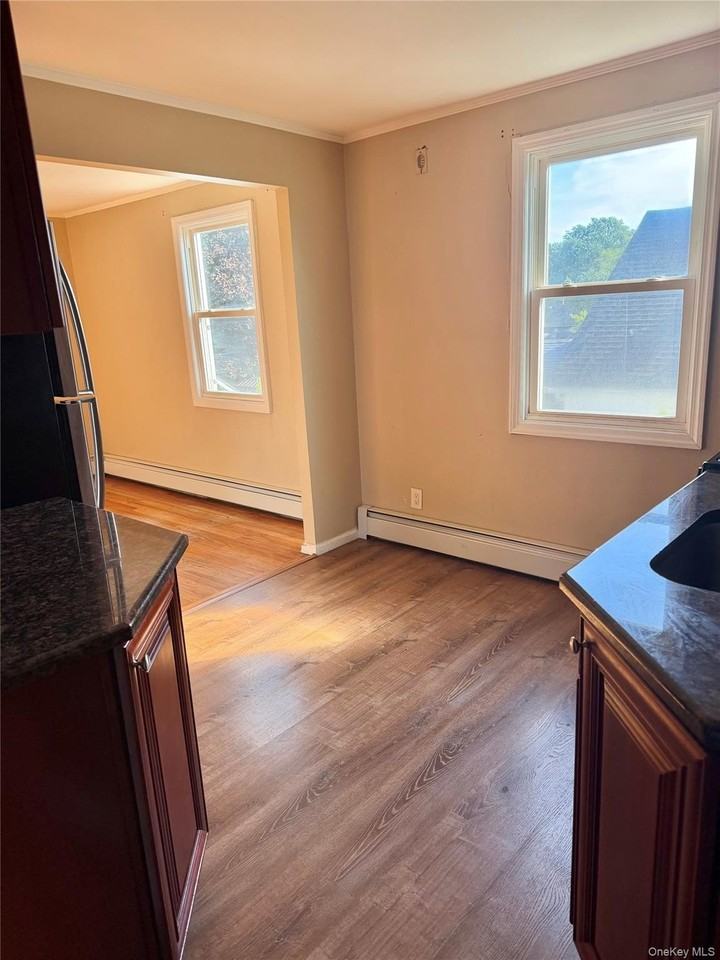 92 S Fulton St - Photo 5 of 12