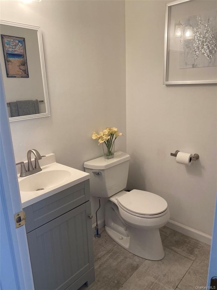 124 Brattle Cir - Photo 4 of 13