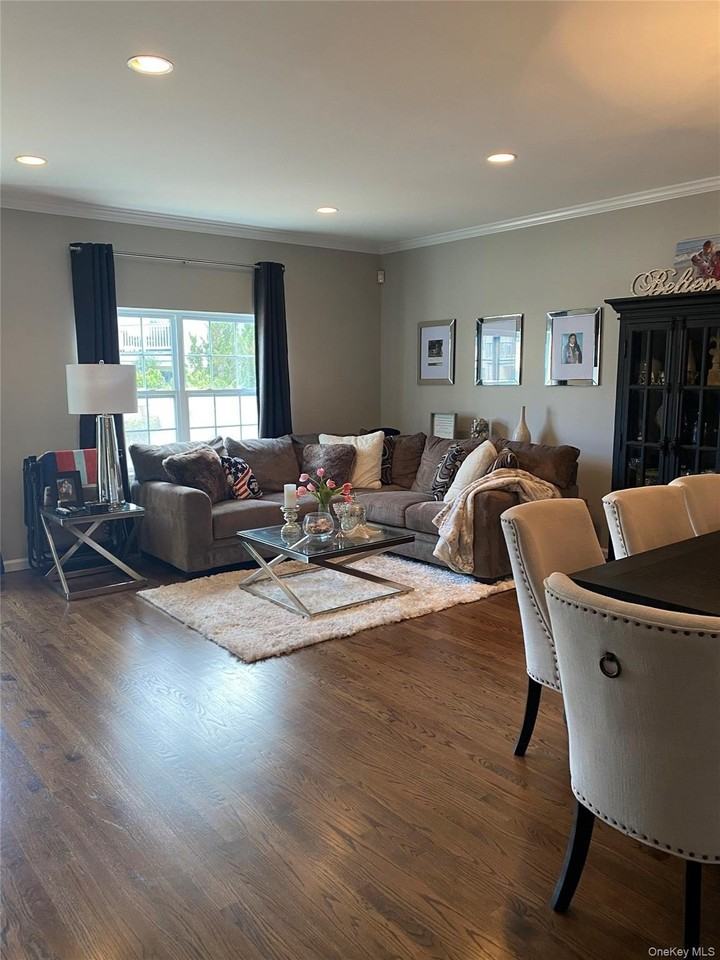 124 Brattle Cir - Photo 6 of 13