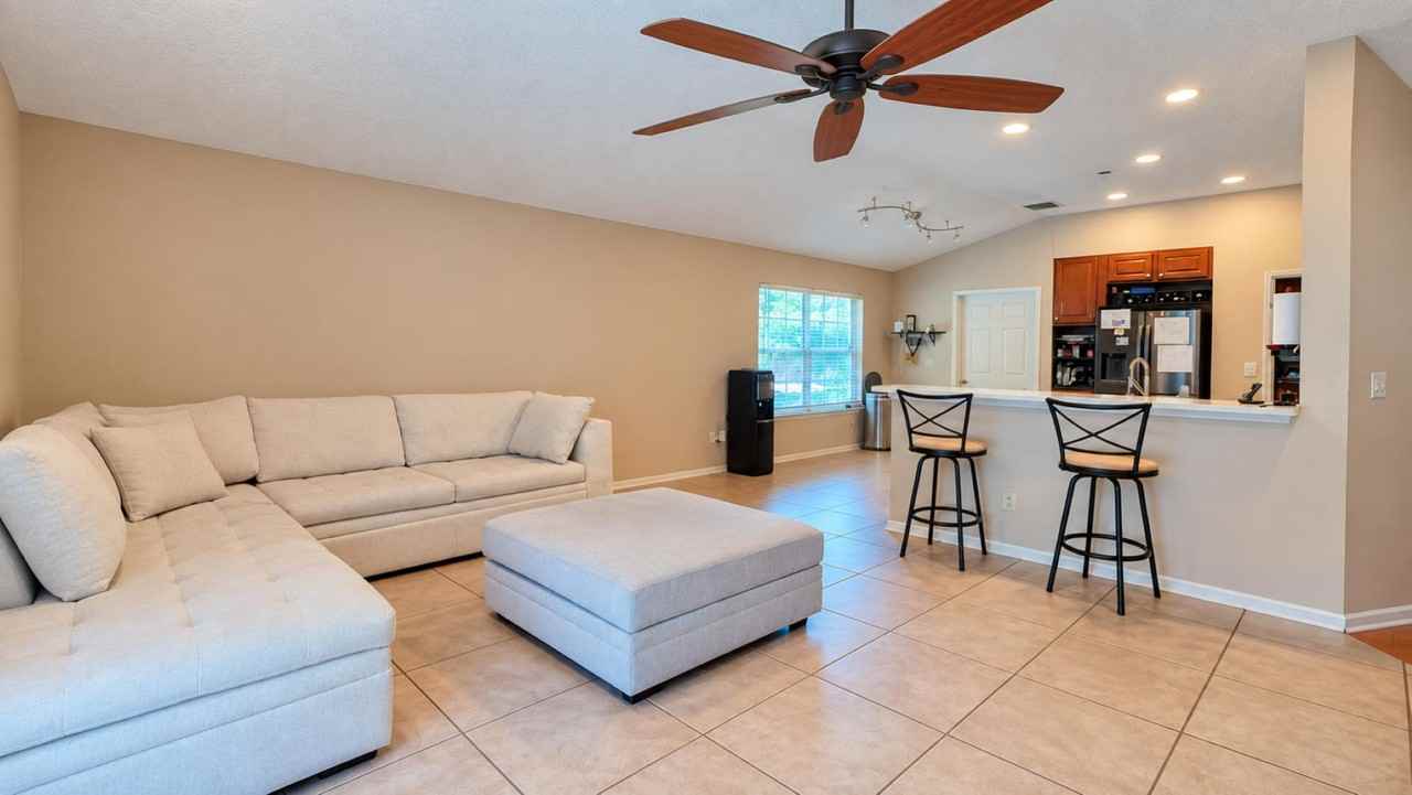 Gately Oaks Ln E - Photo 2 of 4