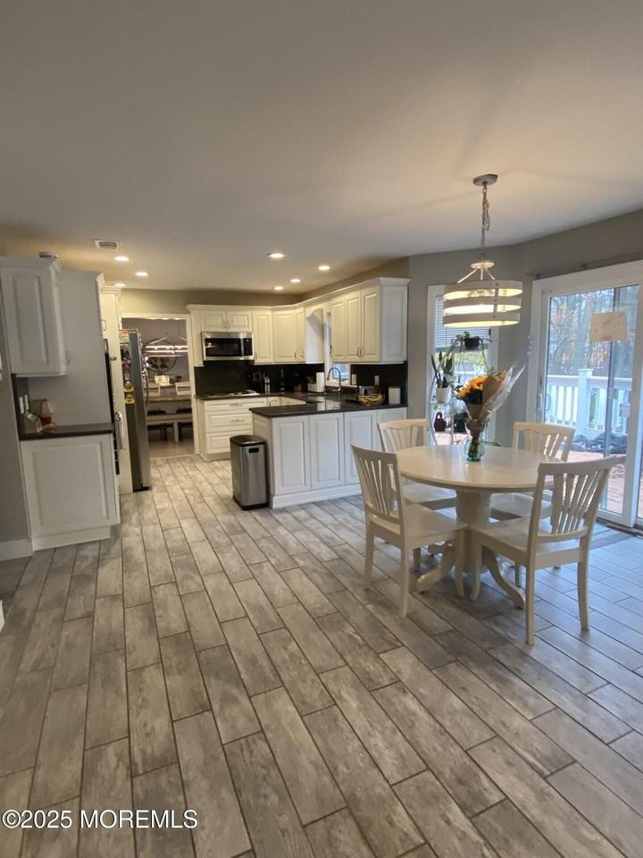11 Walnut Ct - Photo 5 of 22